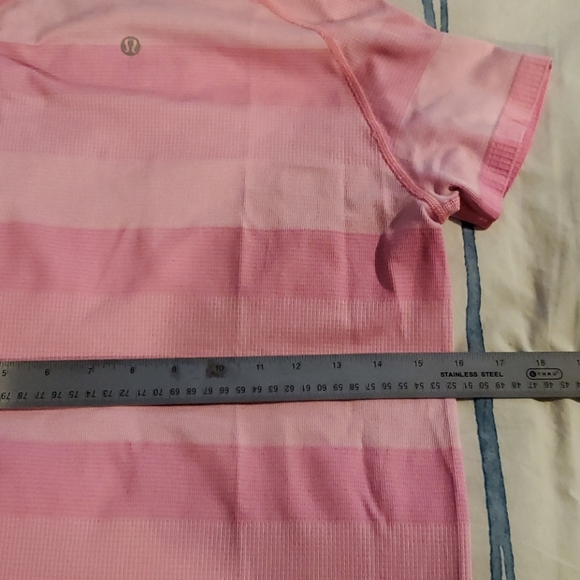 Lululemon athletica pink athletic top - Picture 6 of 6